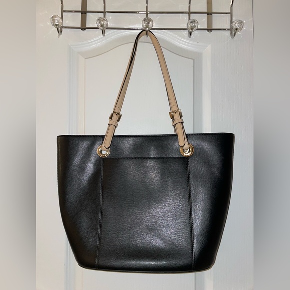 MICHEAL KORS black purse - Picture 2 of 3